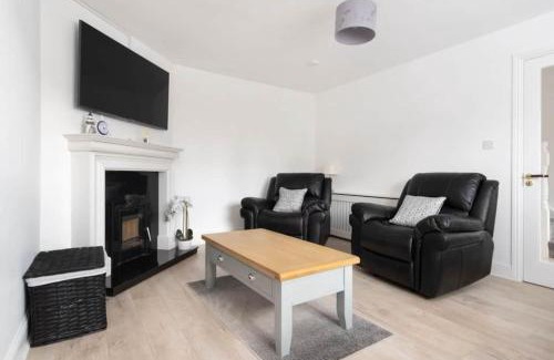 Lahinch House | Modern newly refurbished house 10 minute walk from Lahinch