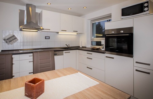 Wellesweiler Apartment | Modern, newly renovated * - apartment in a quiet location on the outskirts, 86 m²
