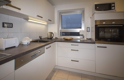 Wellesweiler Apartment | Modern, newly renovated * - apartment in a quiet location on the outskirts, 86 m²