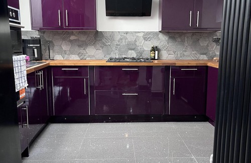Waunlwyd House | Modern Newly Renovated 3 Story House in Ebbw Vale