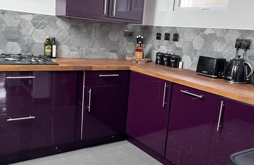 Waunlwyd House | Modern Newly Renovated 3 Story House in Ebbw Vale