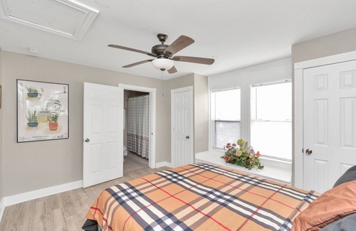 Baytown Apartment | Modern & Newly renovated 1BR in Heart of Baytown!