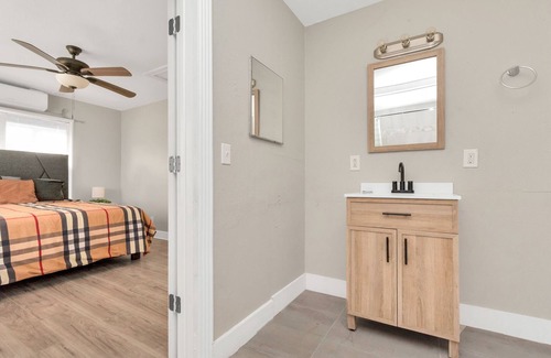 Baytown Apartment | Modern & Newly renovated 1BR in Heart of Baytown!