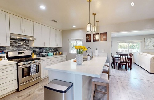 Orange House | Modern Oasis for Families & Business, Pets OK, EV charger