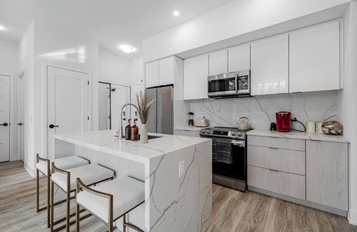 Innisfil Condo | Modern Oasis FRIDAY HARBOUR resort, a luxury destination.