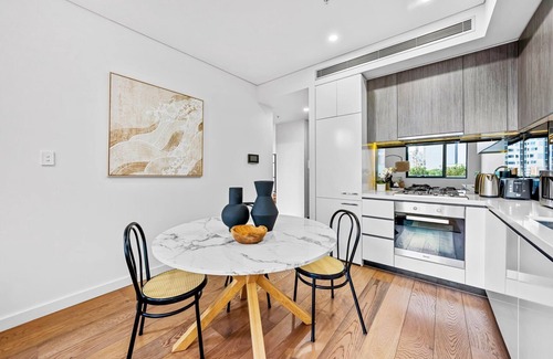 Waterloo Apartment | Modern Oasis in Waterloo
