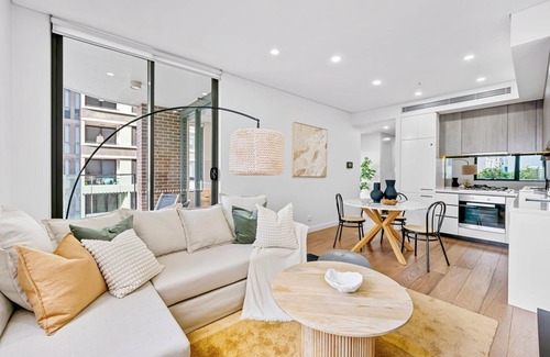 Waterloo Apartment | Modern Oasis in Waterloo