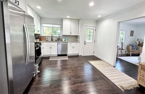 Beverly Hills House | Modern Oasis walking distance to Birmingham