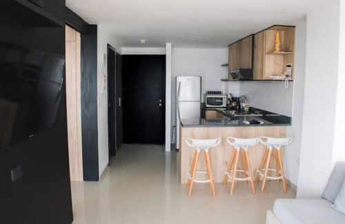 Playas Apartment | Modern Ocean Footage Pool/Hot Tub