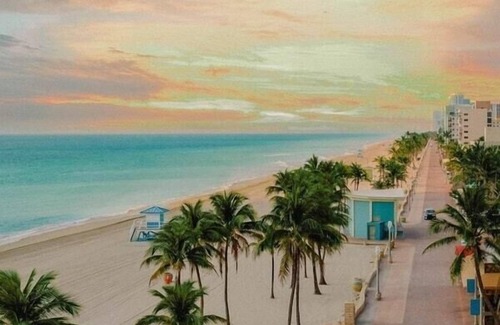 North Beach Apartment | Modern Ocean-side studio, 1BR/1bath, Hollywood, Free Parking + BBQ!