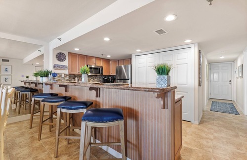 Bethune Beach Condo | ✨Modern Oceanfront Getaway-Chadham by the Sea 413✨