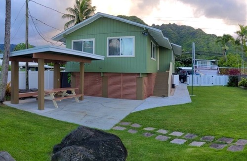 Punaluu House | Modern Oceanfront North Shore House, w/AC & volleyball net, near Kualoa Ranch