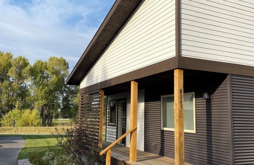 Victor House | Modern on Dandelion Drive