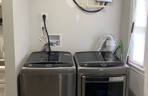 Northeast Apartment | Modern One bedroom apt near H ST/Capital Hill