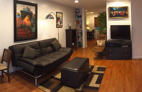 Kaimuki House | Modern one Bedroom Apartment With Private Entrance, air Conditioner, Kitchen