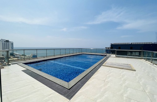 Colombo 04 Apartment | Modern one bedroom apartment, in a quiet neighborhood.