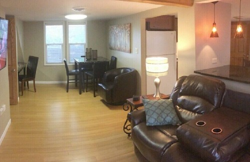 Steger Apartment | Modern One Bedroom Apartment 35 miles to Chicago