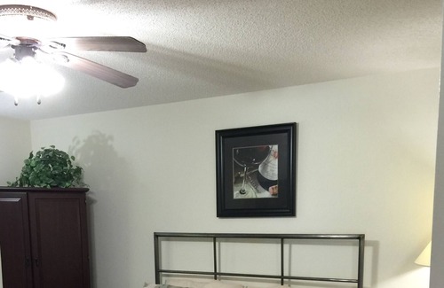 Bristol House | Modern Open Floor Plan Townhouse Convenient For Events At Bristol Motor Speedway