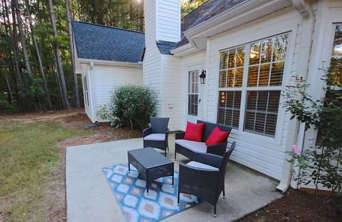 Fayetteville House | Modern, open floor-plan, high ceilings