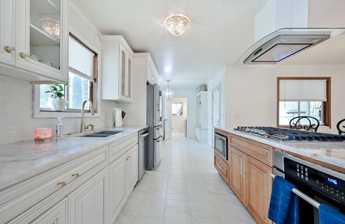 Marietta House | 🏵Modern Open Home 🎖Chefs Kitchen🎖3 Full baths