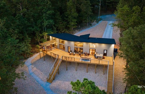 Bella Vista House | Modern OZ Cabin @ Summit School Trail