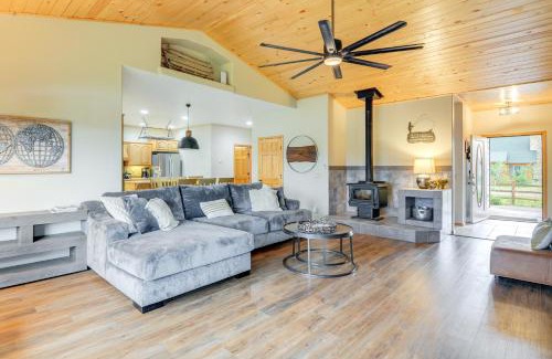 Pagosa Springs House | Modern Pagosa Springs Home with Deck on Village Lake