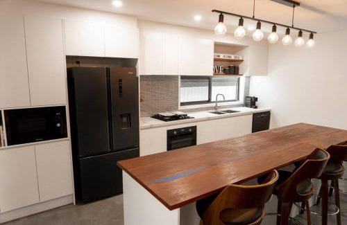 Palm Beach House | Modern Palm Beach getaway to suit whole family