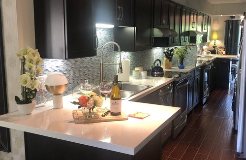 Palm Springs Condo | Modern Palm Springs condo just a short walk from downtown