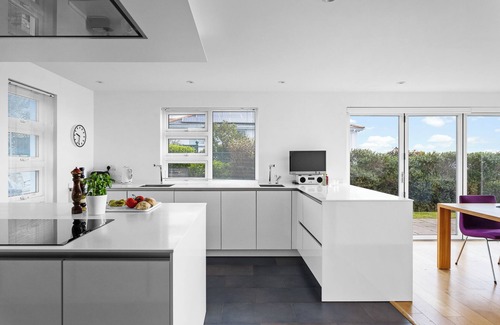 Carlyon Bay House | Modern, panoramic sea views near Charlestown & Fowey