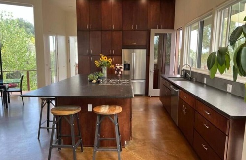 La Veta House | Modern, Peaceful 5 star home