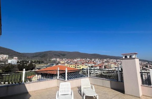 Yurta Apartment | Modern Penthouse Apartment with full Sea View K&R