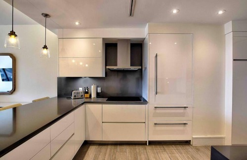 Paradise Island Apartment | Modern Penthouse Near Atlantis & Beach