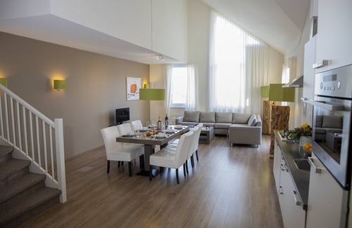 Heimbach Apartment | Modern Penthouse with Sauna