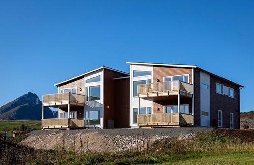 Vestvagøy Condo | Modern penthouse with stunning views!