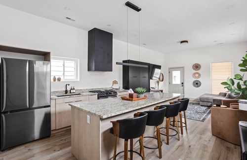 Indianapolis House | Modern Pet-Friendly Home Near Downtown Indy