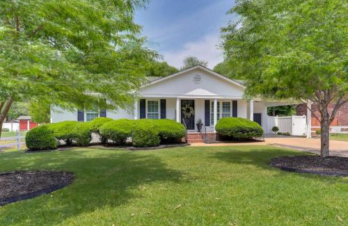 Jackson House | Modern Pet-Friendly Home with Covered Patio and Yard