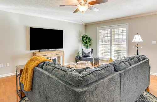 Jackson House | Modern Pet-Friendly Home with Covered Patio and Yard