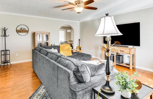 Jackson House | Modern Pet-Friendly Home with Covered Patio and Yard