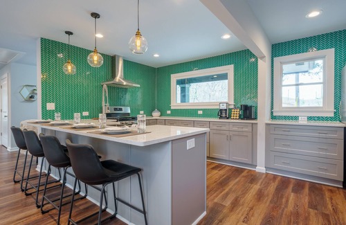 Gainesville House | Modern pet friendly home w/covered dock near Lake Lanier Olympic Park