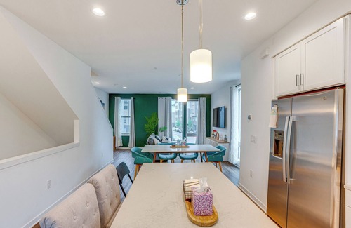Philadelphia House | Modern Philly Townhome w/Rooftop Deck & Views!