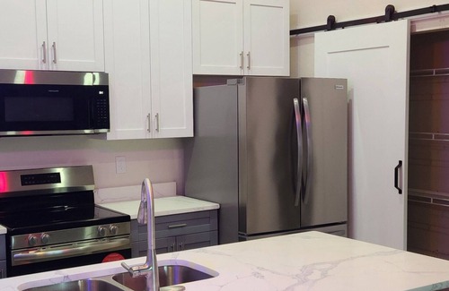 Westminister House | Modern Place, 3-bedroom house with WiFi, AC, spacious in welcoming Lehigh Acres