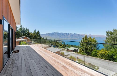 Fernhill House | Modern, Plush & Picturesque - Wynyard Top
