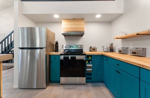 East Stroudsburg House | Modern Poconos Game House! Hot Tub, Fire Pit