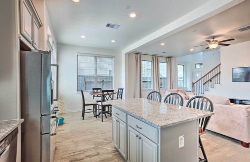 Porter House | Modern Porter Home w/ Furnished Deck!