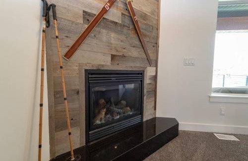 Liberty House | Modern Powder Mountain Eden Home - Year round fun!