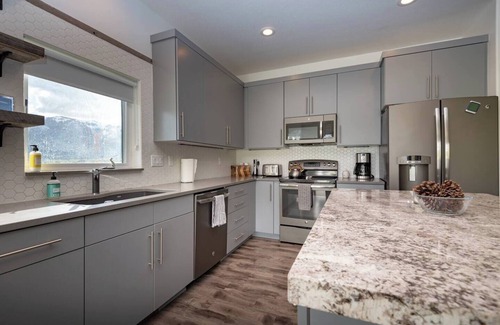 Eden House | Modern Powder Mountain Home | Hot Tub | Ping Pong