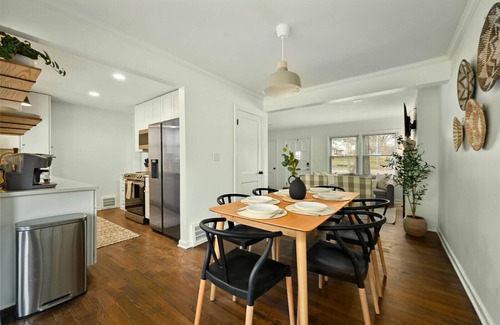 Prairie Village House | Modern Prairie Village Home - Minutes from parks, shopping, dining