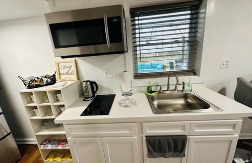 Fairfax House | Modern Private Basement Apartment.
