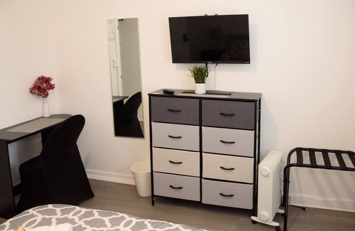 Englewood Apartment | Modern Private Bedroom No4+Kitchen &wifi