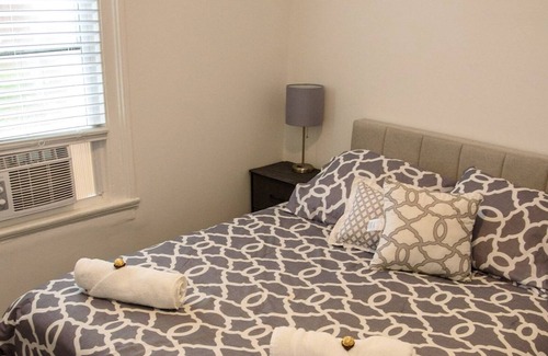 Englewood Apartment | Modern Private Bedroom No4+Kitchen &wifi